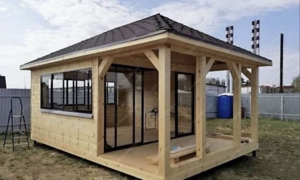 executam  foișoare  căsuțe de gradina