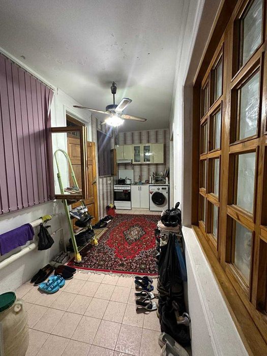 Продам квартиру на ТТЗ, Ахмад Югнакий 4-ком/1 этаж/5-этажный дом