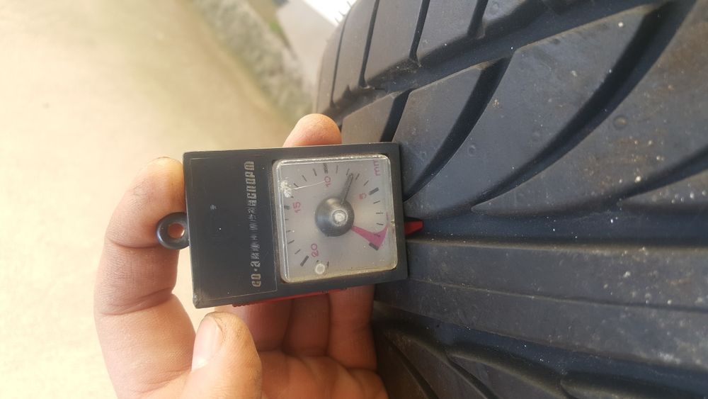 Гуми 225 30 20 2 броя ахилес дот 4716