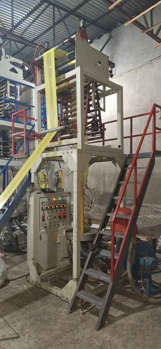 Ekstrudor  stanogi sotiladi