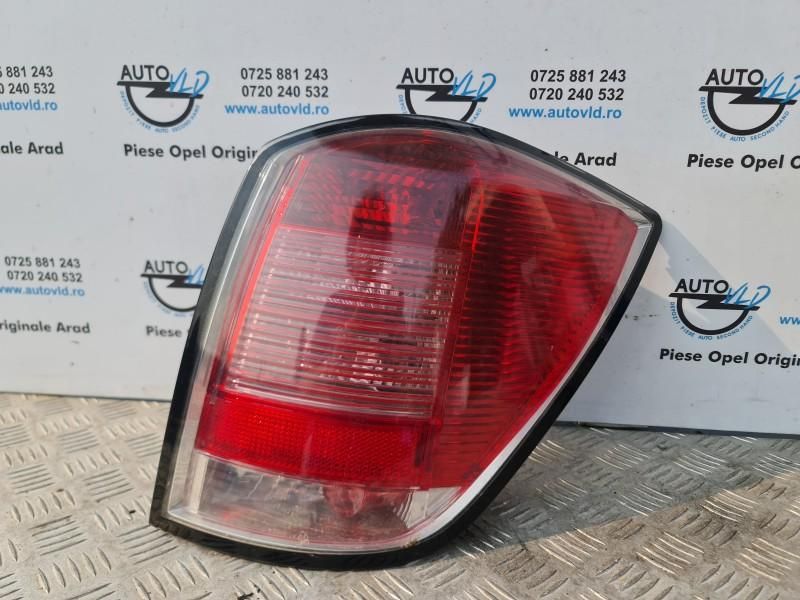 Stop aripa dreapta semnalizare rosie Opel Astra H facelift