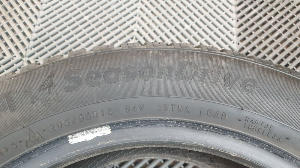 Гуми 2 броя всесезонни 205/55 /16 DOT 2019г