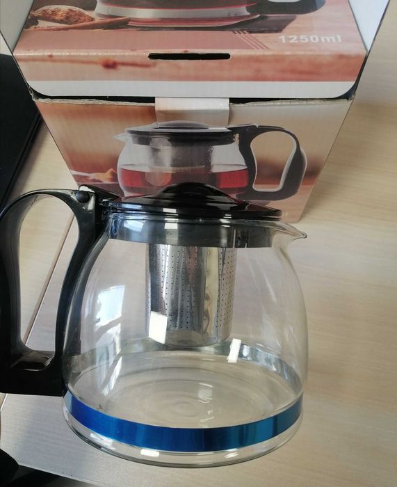 Стъклена кана за чай