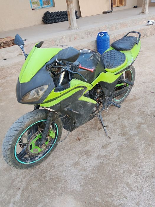 Matatsikl Honda yili 2012 holati zoʻr