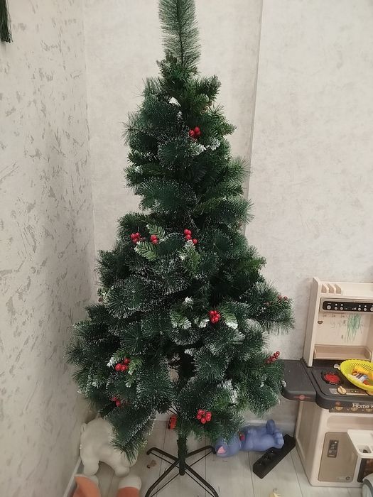 Продам ёлку 1.8м