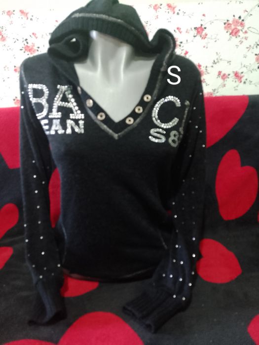 Lot haine dama în stare perfecta.