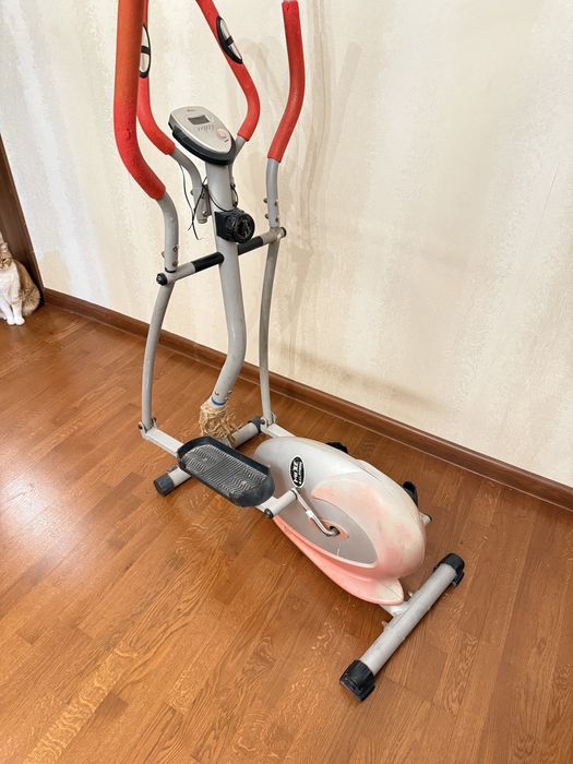 Эллиптический тренажер Орбитрек