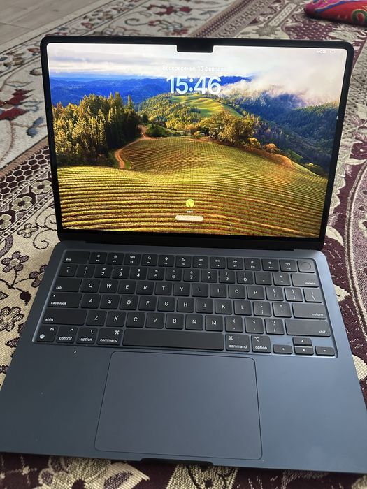 Продаю Macbook m2