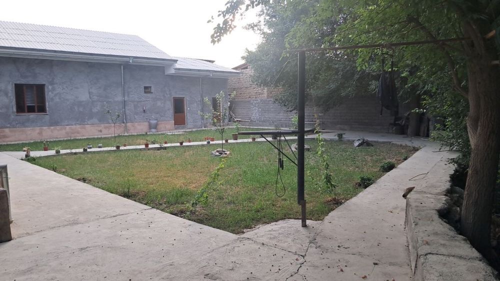 Ховли жой сотилади 6сотх, 6хона ва 2та санузел, ташкари туалет,
