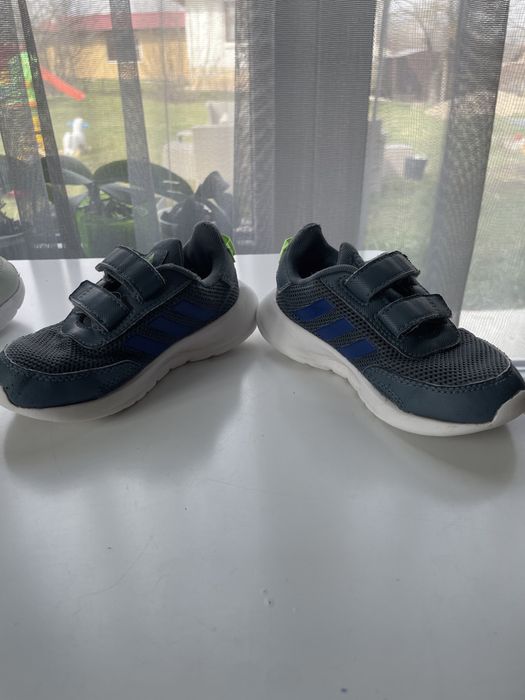 Маратонки Adidas 27 номер