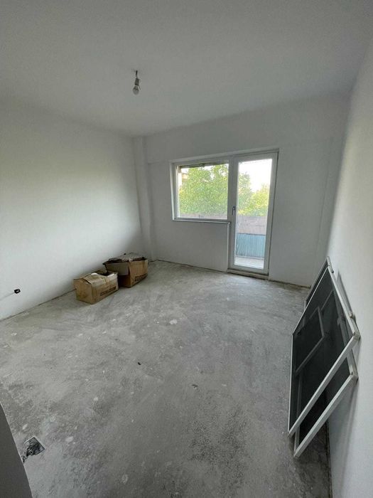 Apartament 4 camere, etaj 3, 2 băi, 2 balcoane