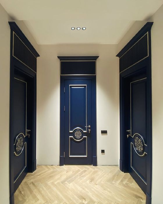 Eshiklar va romlar Oshxona mebellari