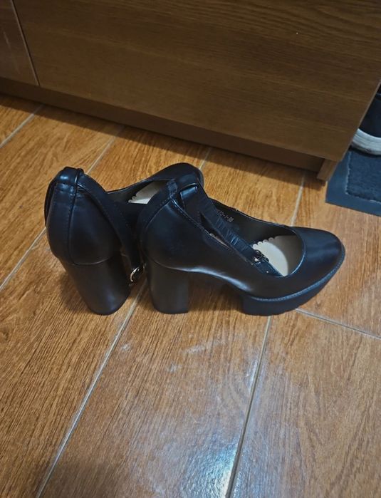 Pantofi dama marime 38