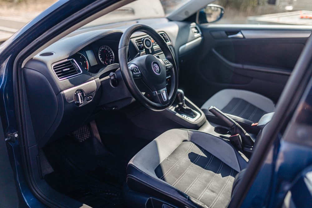 VOLKSWAGEN Jetta 2011 — imagine 3