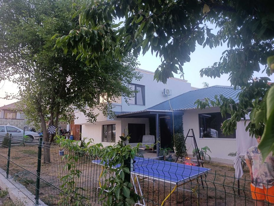 Продава се Къща в Варна, Център - 350 кв.м за 1200 €/кв.м - Снимка #2