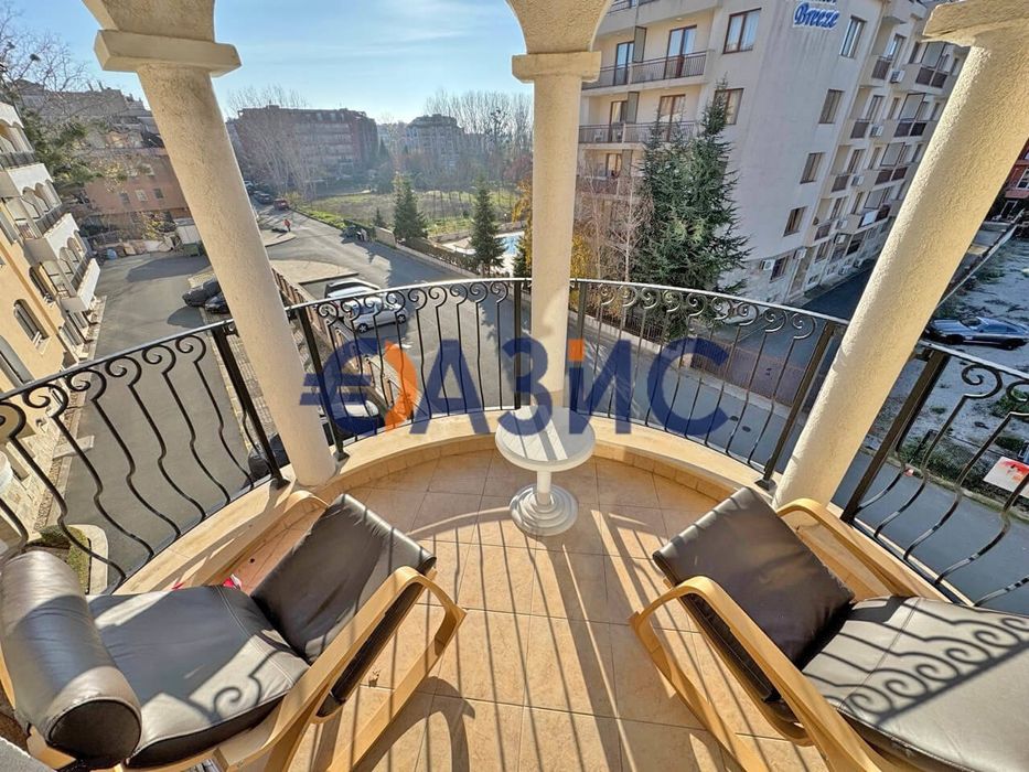 Апартамент с 2 спални в комплекс Роял Сан, Слънчев Бряг, 93 кв. м, 120