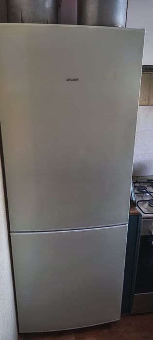 Продам холодильник Атлант