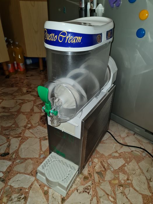BRAS su UGOLINI aparate pentru granita si caffè frappe