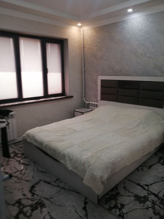 Продам 2 ком Юнусабад 18 квартал кирпич