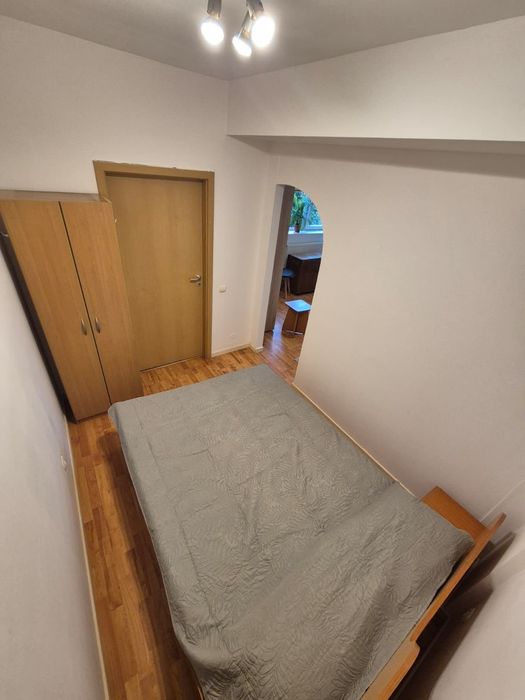 Închiriez garsonieră tip studio - zona Tilisca