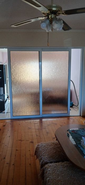 Алуминиева плъзгаща врата, преградна