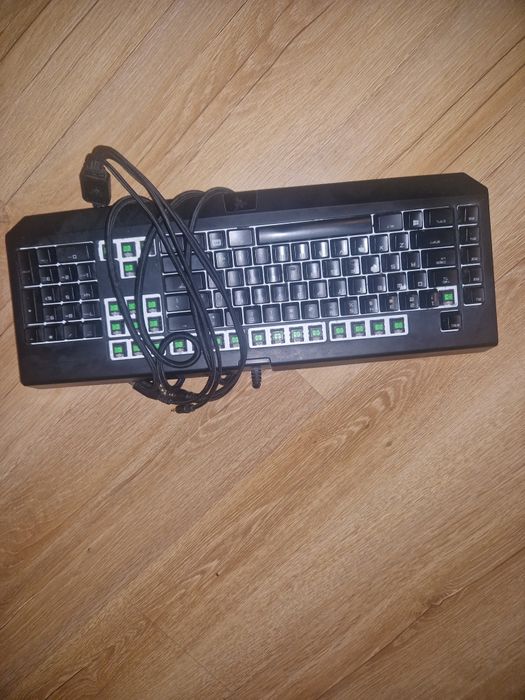 Pachet tastaturi si mouse  CONTINE SI keycaps si swicthuri hotswapable