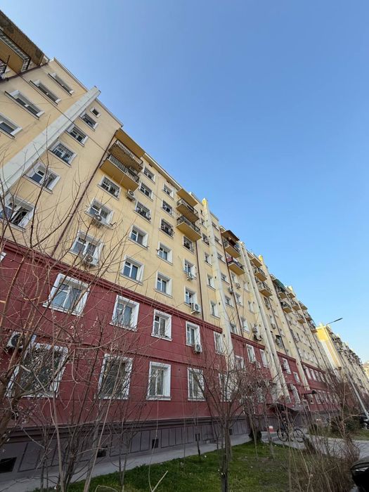 Сергели 1.   3/7/7 нахт или ипатекага. Метро олдида сквазной.