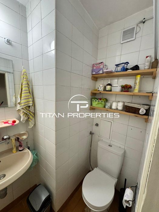 Продава се Двустаен апартамент в Бургас, Център - 61 кв.м за 2689 €/кв.м - Снимка #5