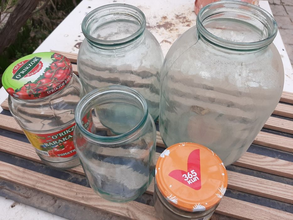 Продам банки 0,5   1л  2х 3х литровые