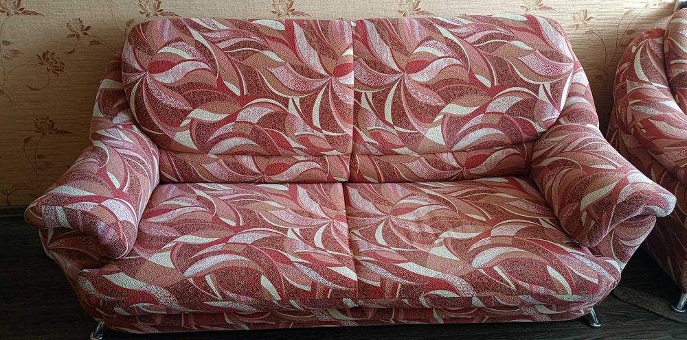 Продам диван и 2 кресла