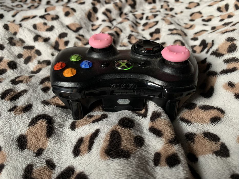 Vand Xbox 360 MODAT de 500 gb in stare perfecta