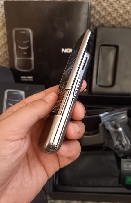 Nokia 8800 Carbon