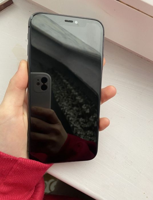 Продам айфон 11 срочно