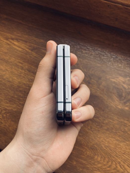 Samsung z flip 5 sotladi