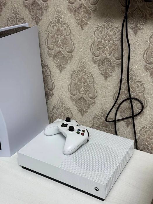 Продам Xbox one s 1tb