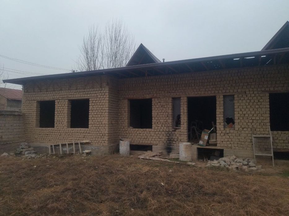 2 sotix yer sotiladi