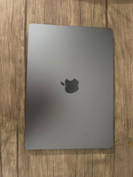 Продам Macbook Air M2 2022