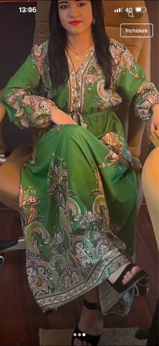 Rochia verde unica cu detalii, NOUA!