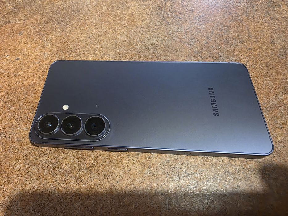 Samsung s26plus folosit 2 luni