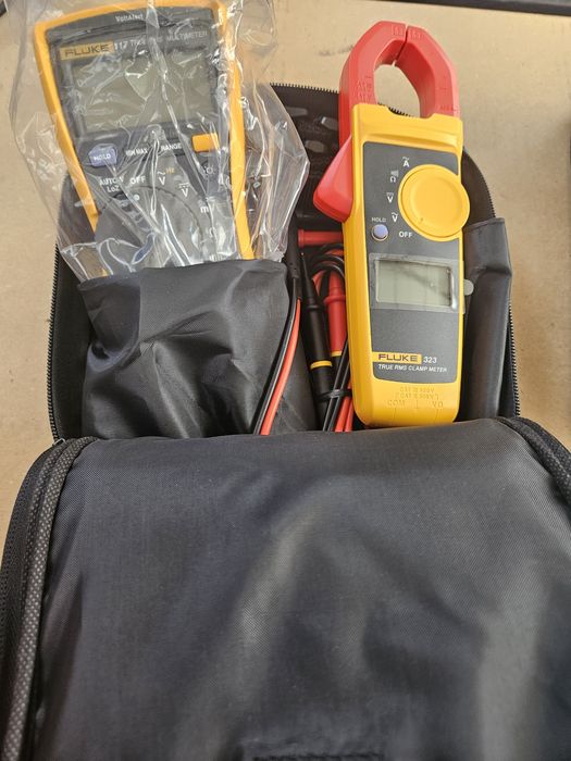 Fluke 117 Multimeter / Fluke 323 Current Clamp Combination Kit