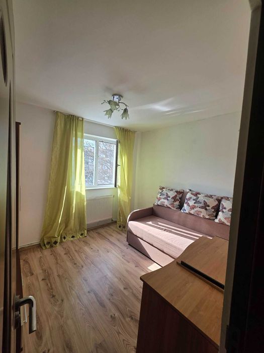 Vand apartament cu 2 camere