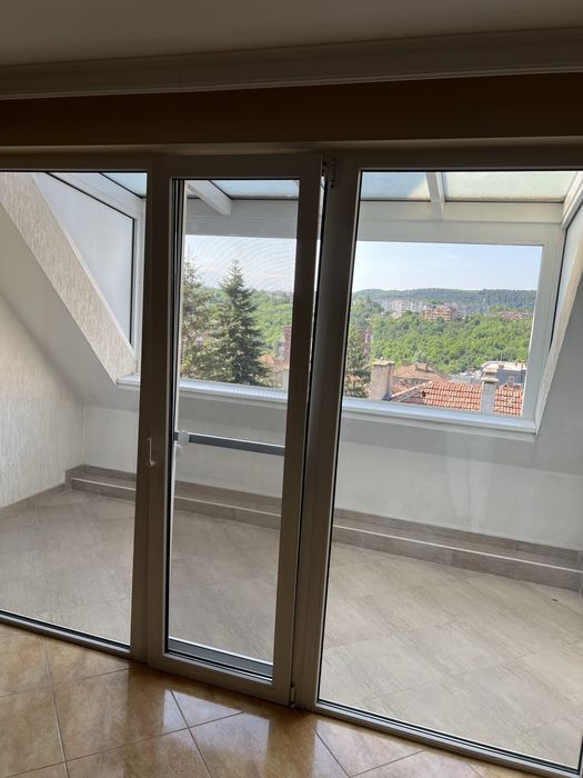 Дава се под наем Четиристаен апартамент в Велико Търново, Акация - 140 кв.м за 500 € - Снимка #2