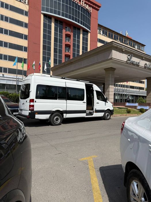Mikroavtobus Mercedes Sprinter