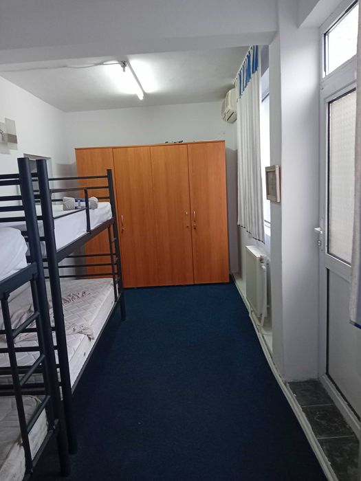 400€2camere 8paturi,65mp