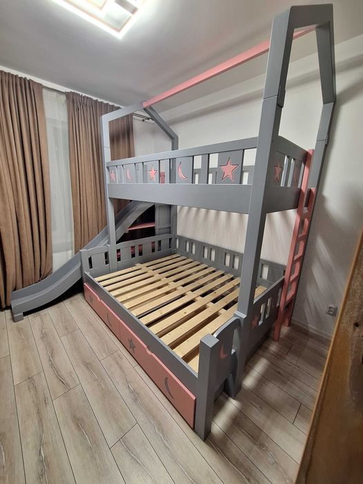 TRANSPORT GRATUIT.Pat etajat din lemn masiv.Cod 4007