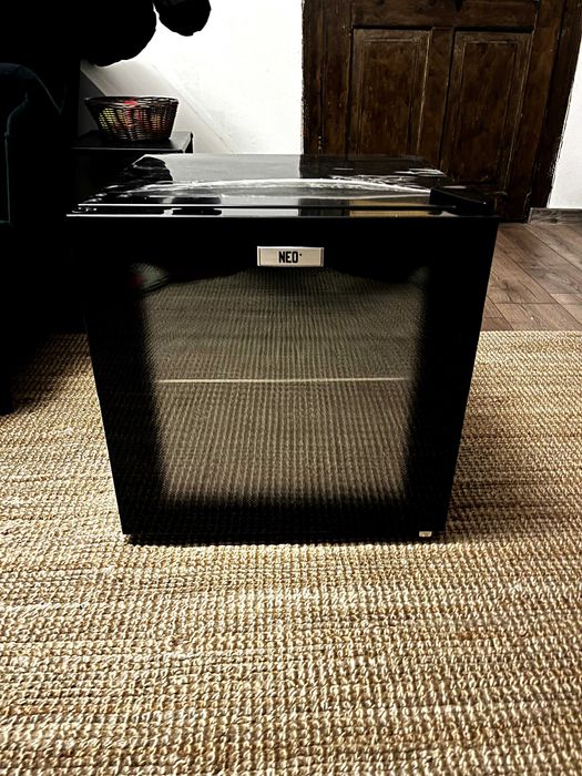 Мини хладилник/минибар NEO