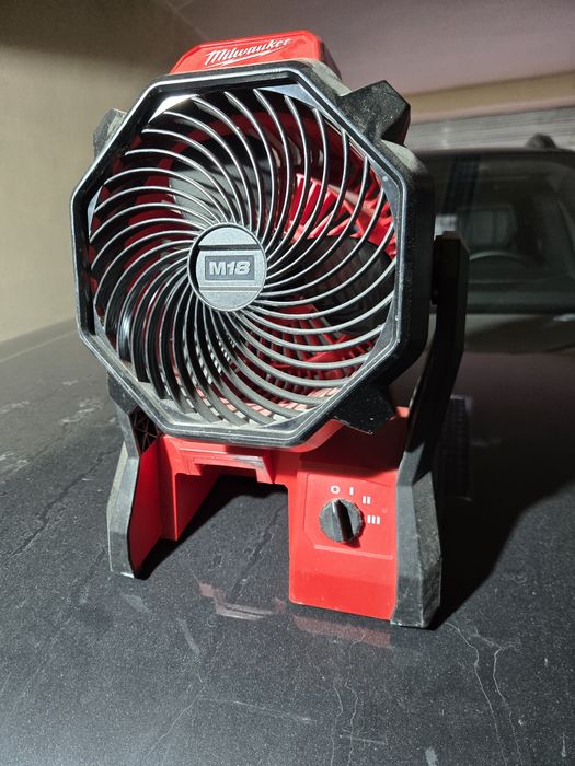 Вентилатор Milwaukee M18