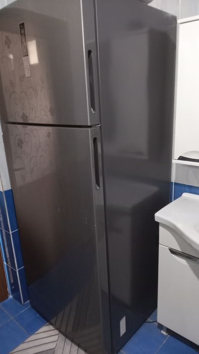 Холодильник Б/у в отличном состоянии