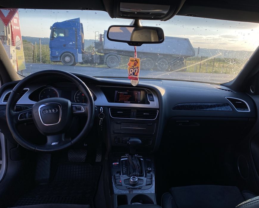 Vând Audi A4 B8 S line