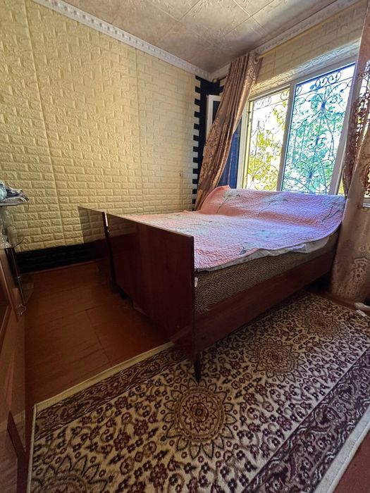 Диван для спальни